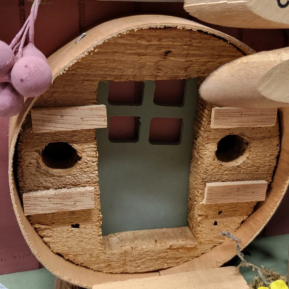 Vineyard Vintage Winery Birdhouse 10.75x6.75x8.5‎